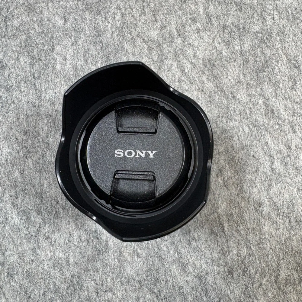 Sony E 35mm f/1.8 OSS Lens SEL35F18 E-mount APS-C Black with Hood ALC-SH112
